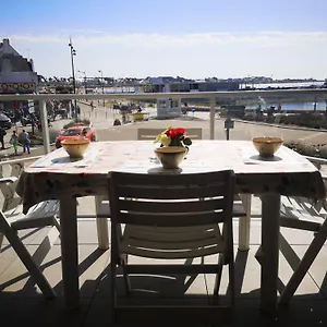 T2 Balcon Vue Sur Actuellement Gênée Par Un échafaudage Parking Et Entrée Sécurisés à Pied Appartement